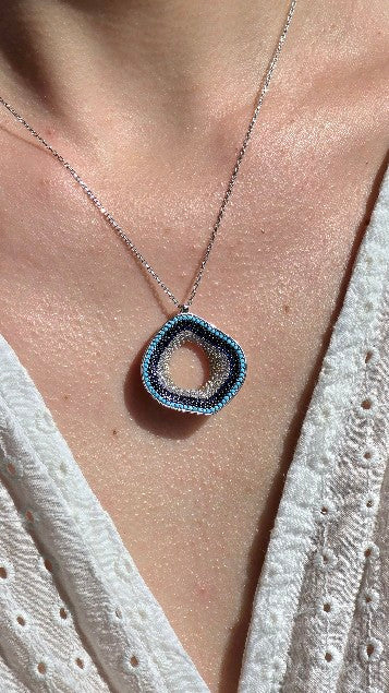 Pendentif Étoile d'Argent: Mosaïque de Nuit