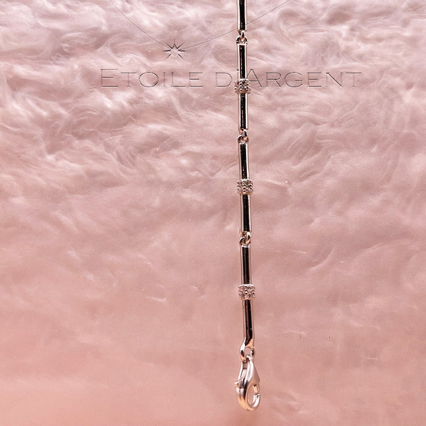 Bracelet Tubulaire Étoile d'Argent: Style Contemporain