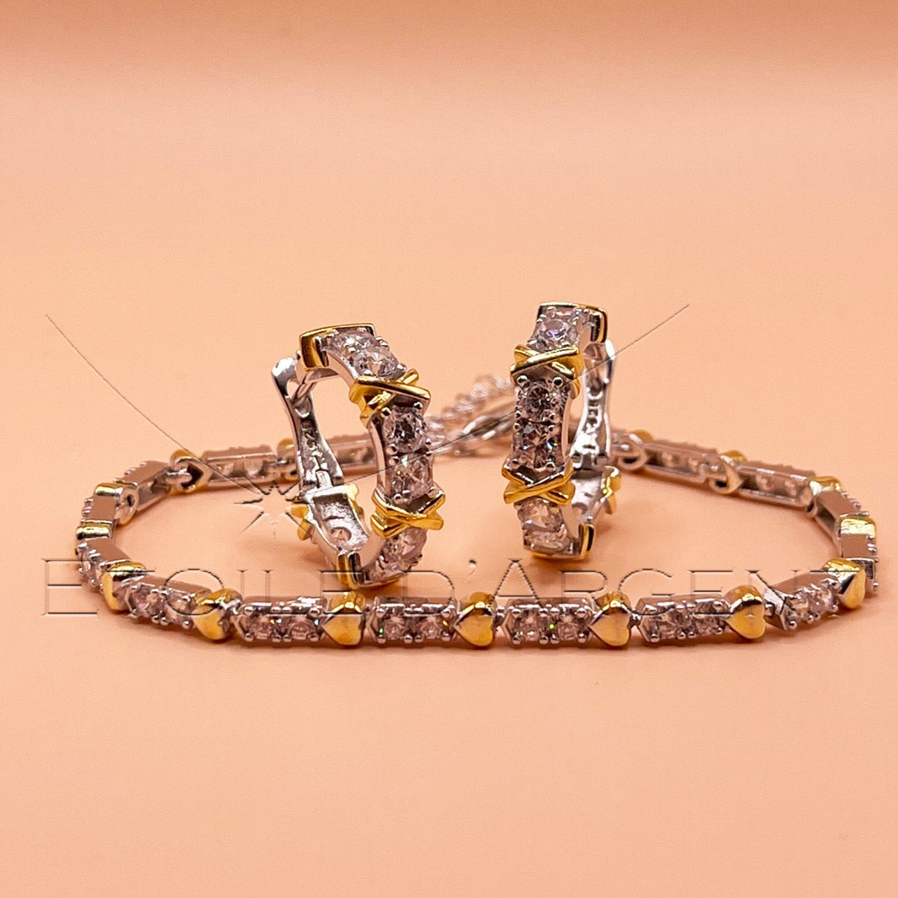 Créoles Étoile d'Argent: Le Charme des Deux Tons et des