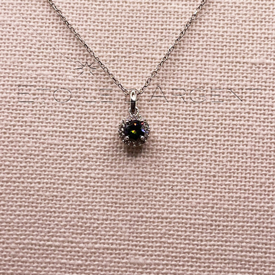 Collier Étoile d'Argent: La Magie du Quartz