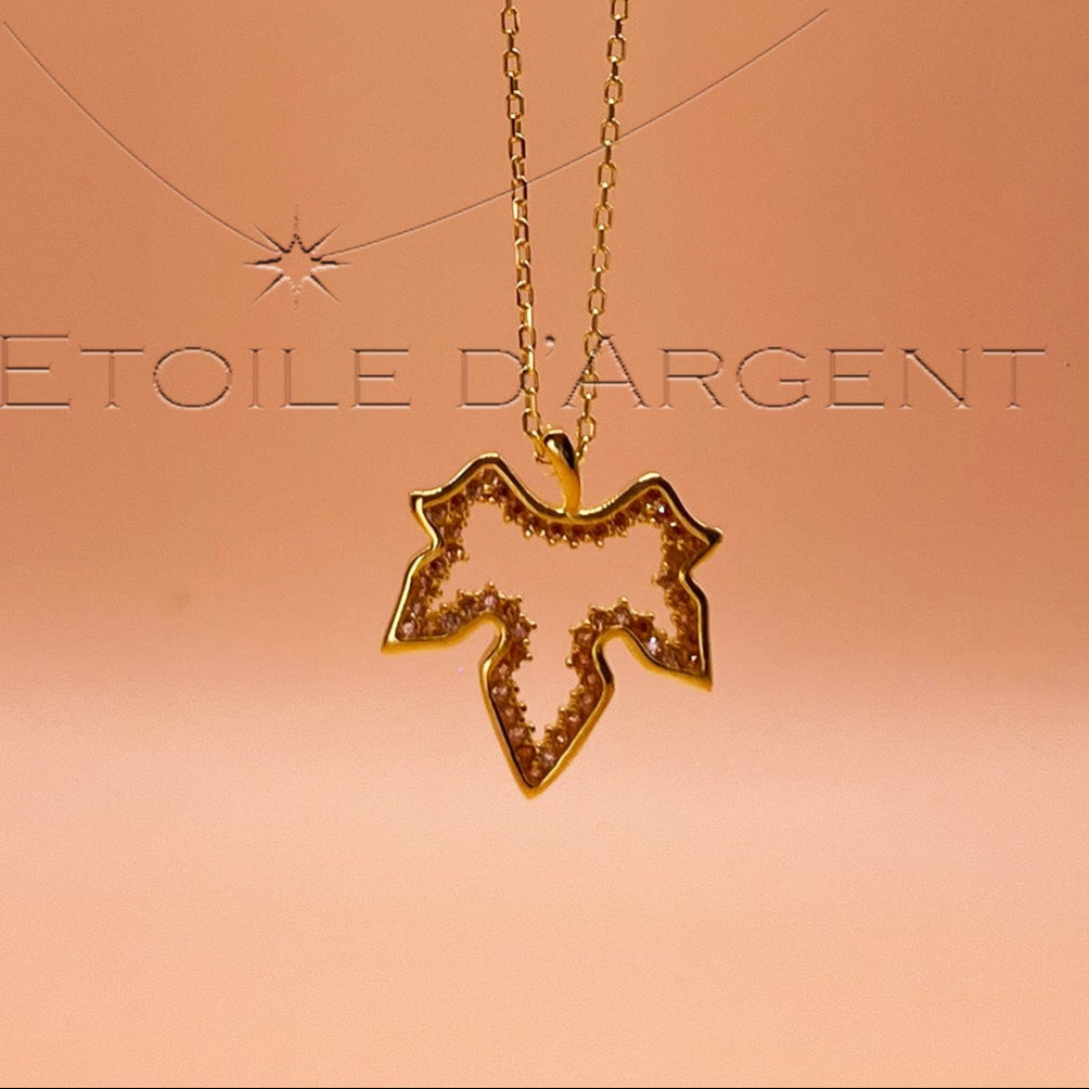 Collier Étoile d'Argent: Feuille d'Érable Scintillante