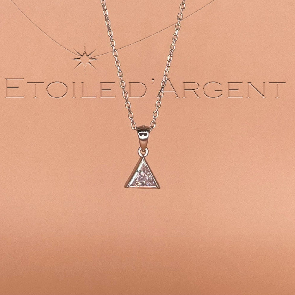 Pendentif Étoile d'Argent: Triangle de Lumière
