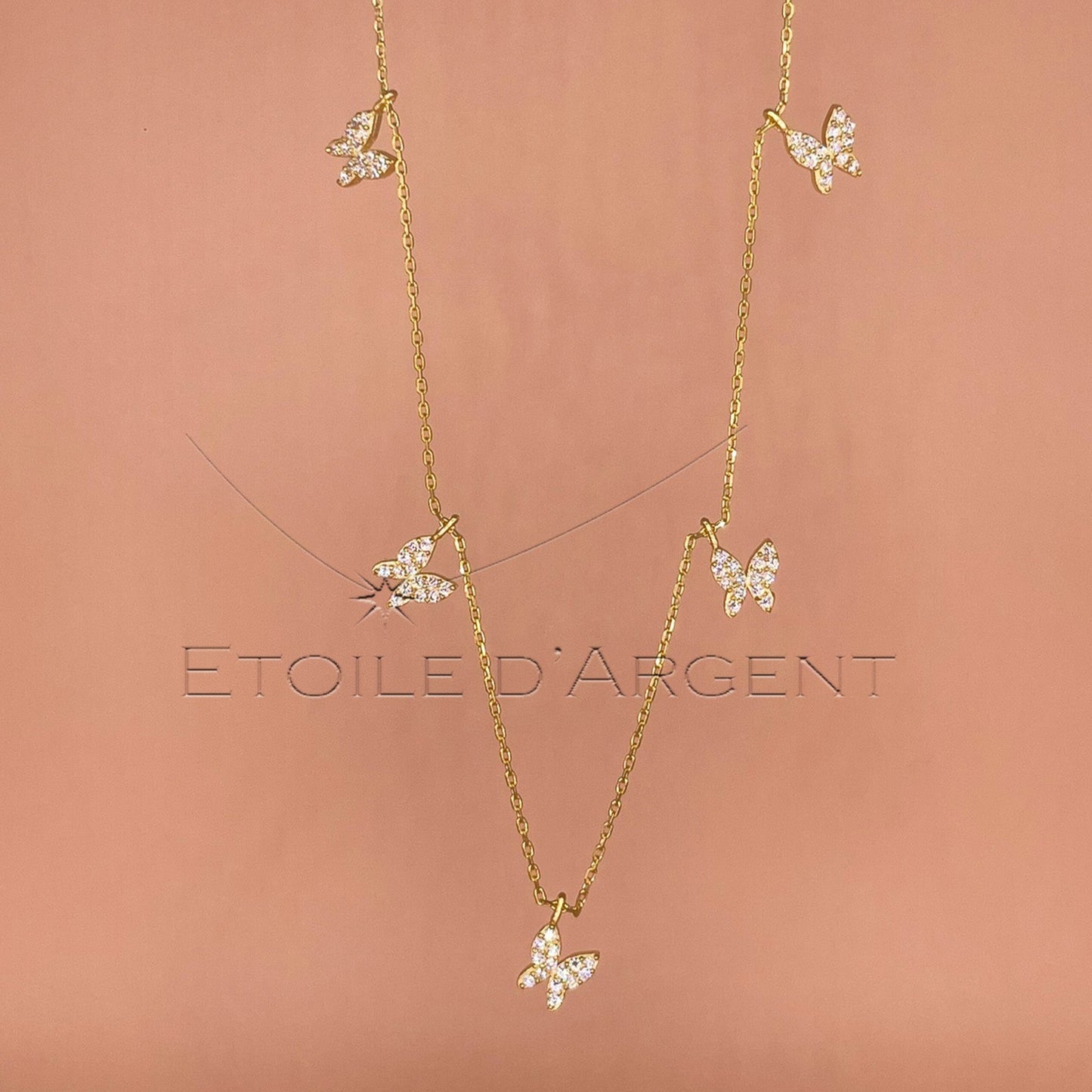 Pendentif Étoile d'Argent: Papillons Étincelants