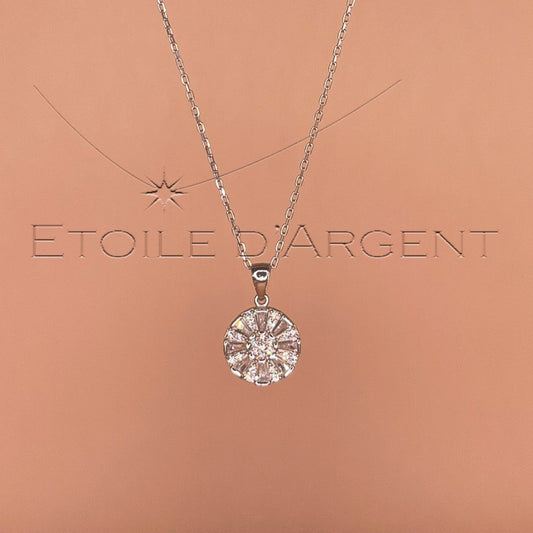 Pendentif Étoile d'Argent: Rosace Lumineuse