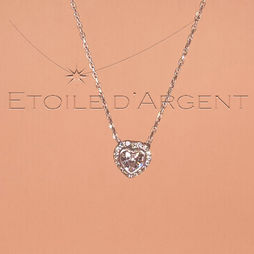 Pendentif Étoile d'Argent: Cœur Étincelant