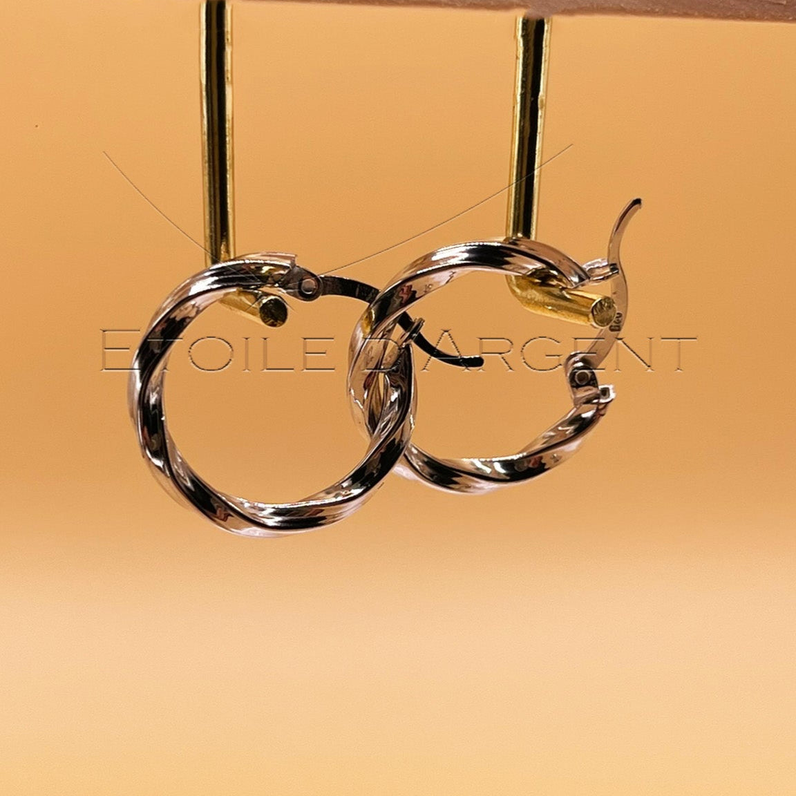 Créoles Torsadées en Argent 925: Un Design Intemporel