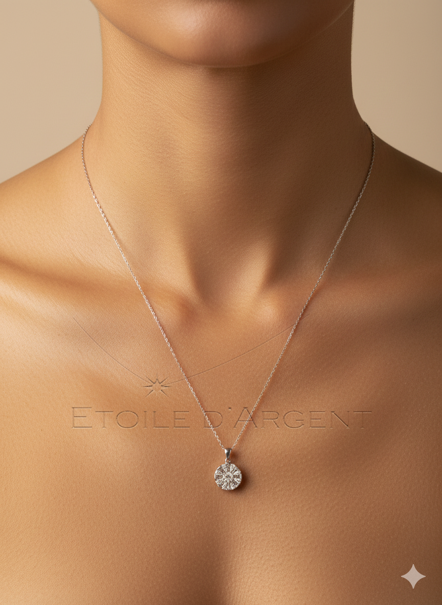 Pendentif Étoile d'Argent: Rosace Lumineuse
