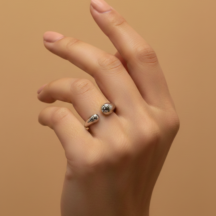 Bague Ouverte en Argent au Design Moderne