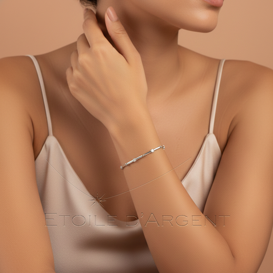 Bracelet Tubulaire Étoile d'Argent: Style Contemporain
