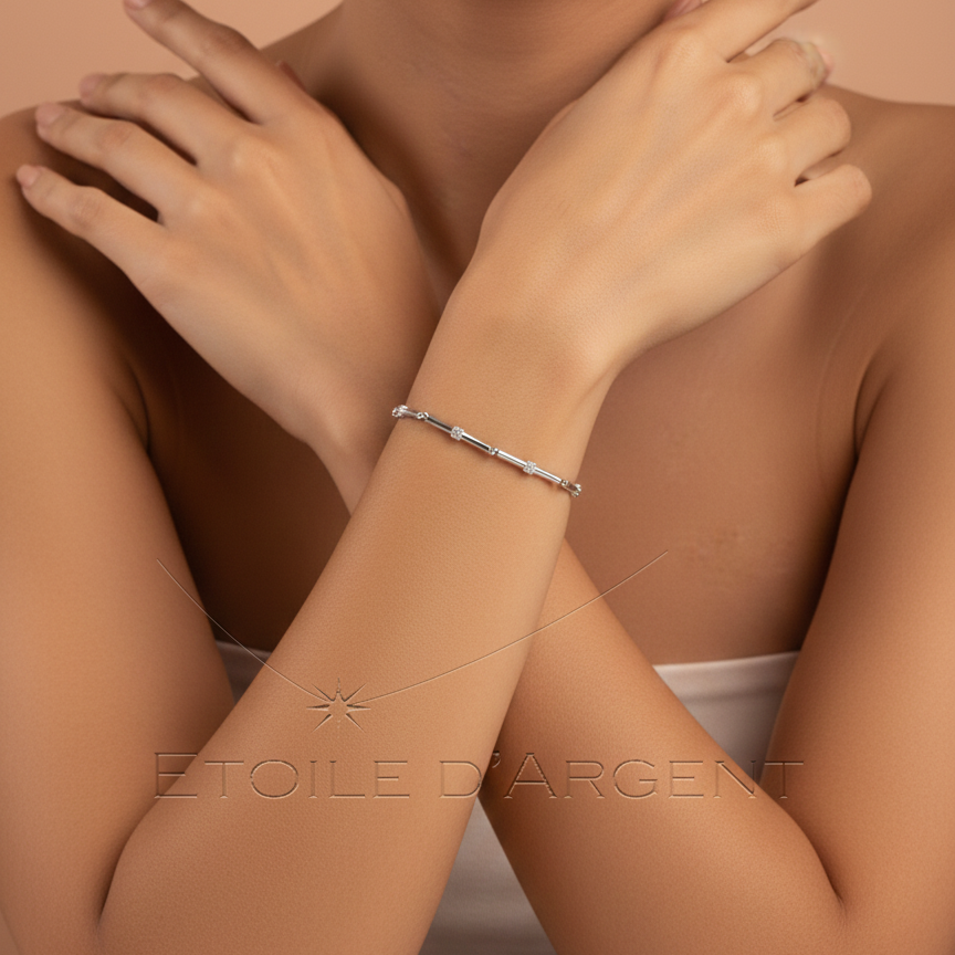 Bracelet Tubulaire Étoile d'Argent: Style Contemporain
