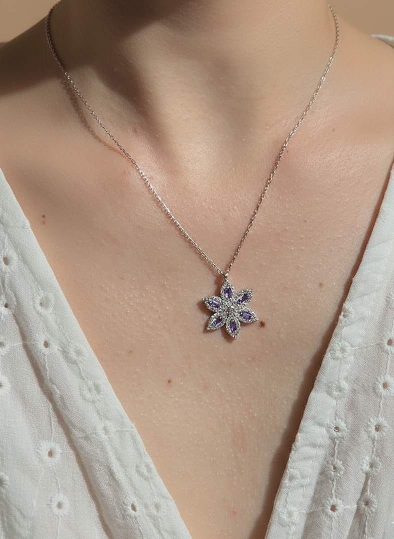 Pendentif Étoile d'Argent: Fleur d'Améthyste
