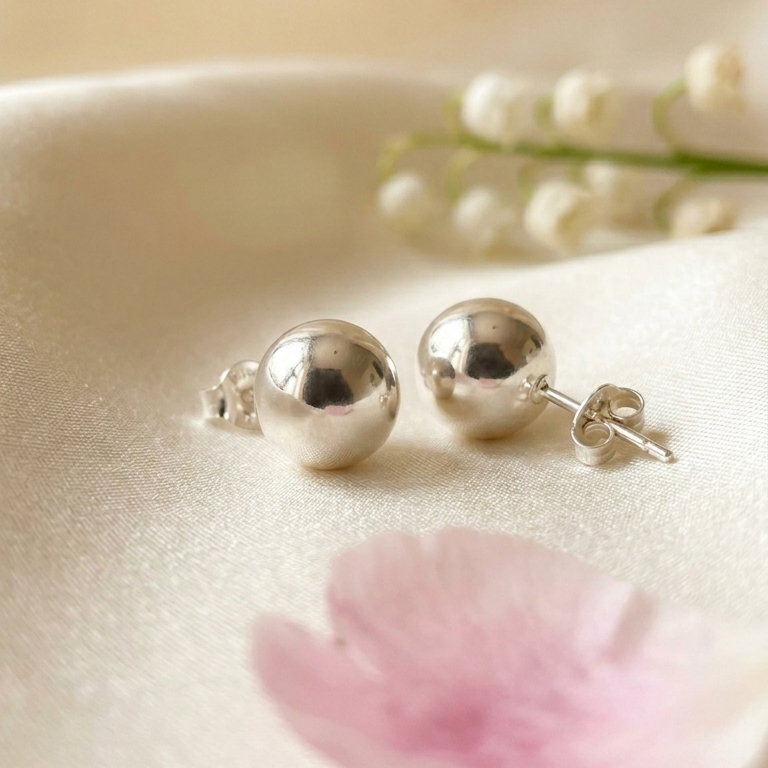 Puces d'Oreilles en Argent 925, Design Boule: Simplicité Lumineuse