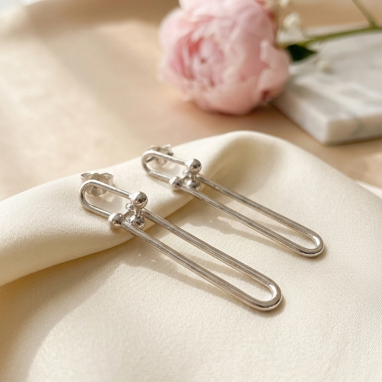 oucles d'Oreilles Étoile d'Argent: Attaches Précieuses
