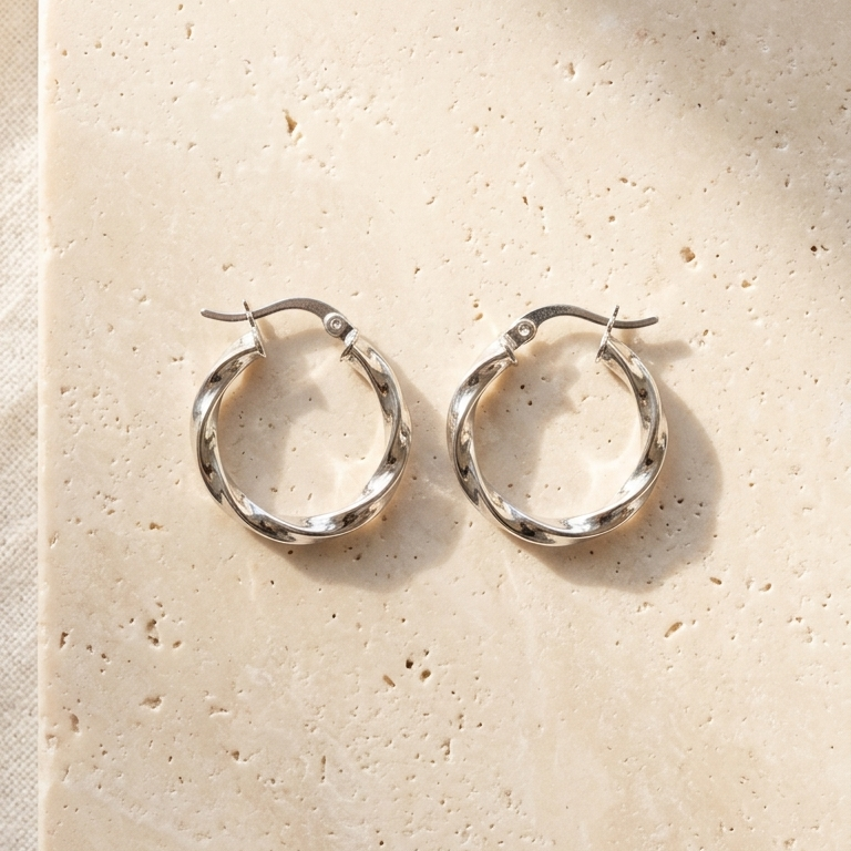 Créoles Torsadées en Argent 925: Un Design Intemporel